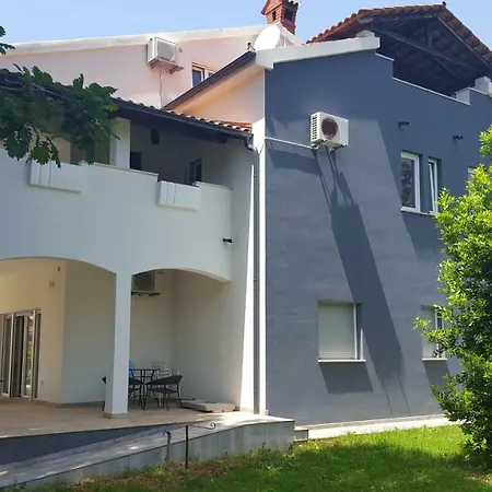 Iva Apartment *
